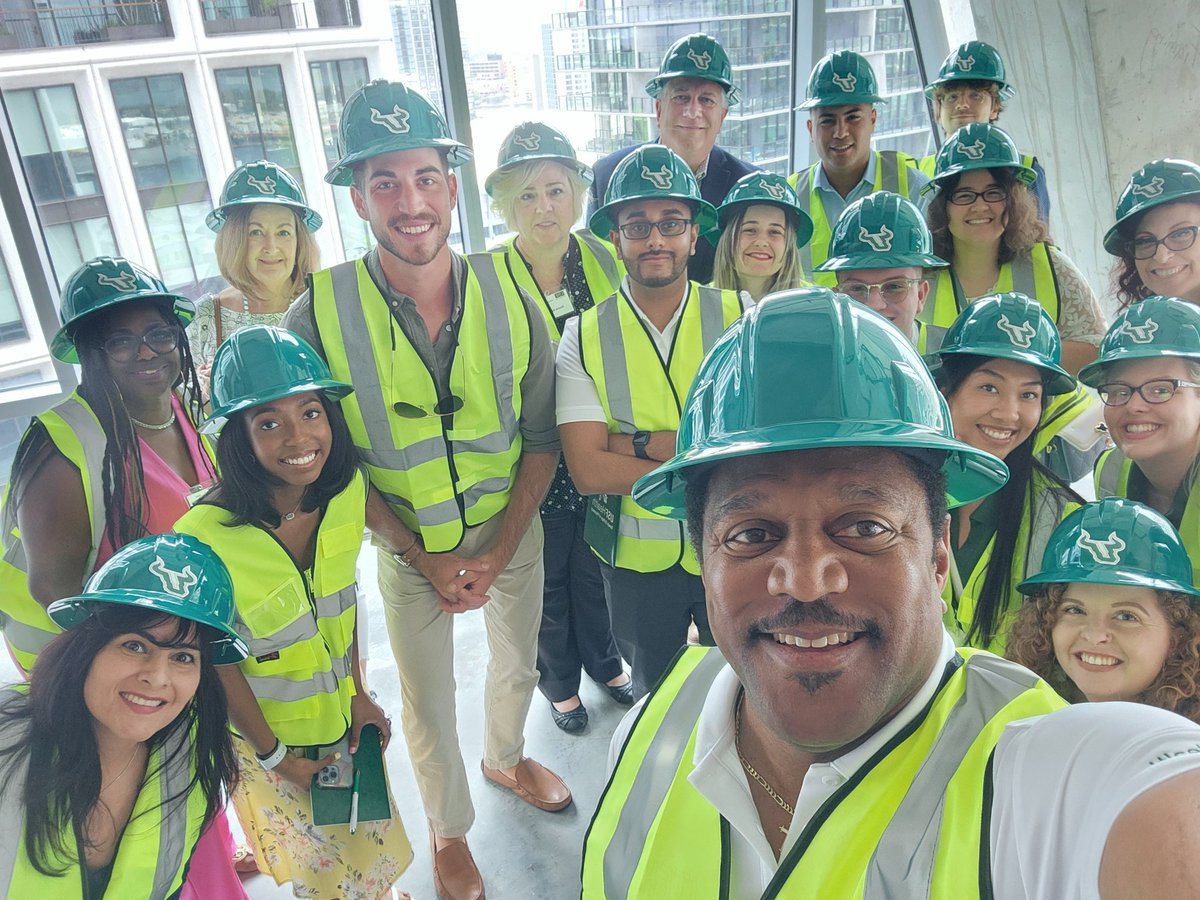 KevinBSneed's tweet photo. Truly enjoyed meeting the families and friends of our fantastic incoming @USFCOP students! We all snuck in a visit to the tip floors of our future home for next year! The views are amazing, and we all strengthened the #TCOP #Pharmily connections! The Future is ๐ bright! ๐๐งฌ๐ค https://t.co/fv7W0AaaME