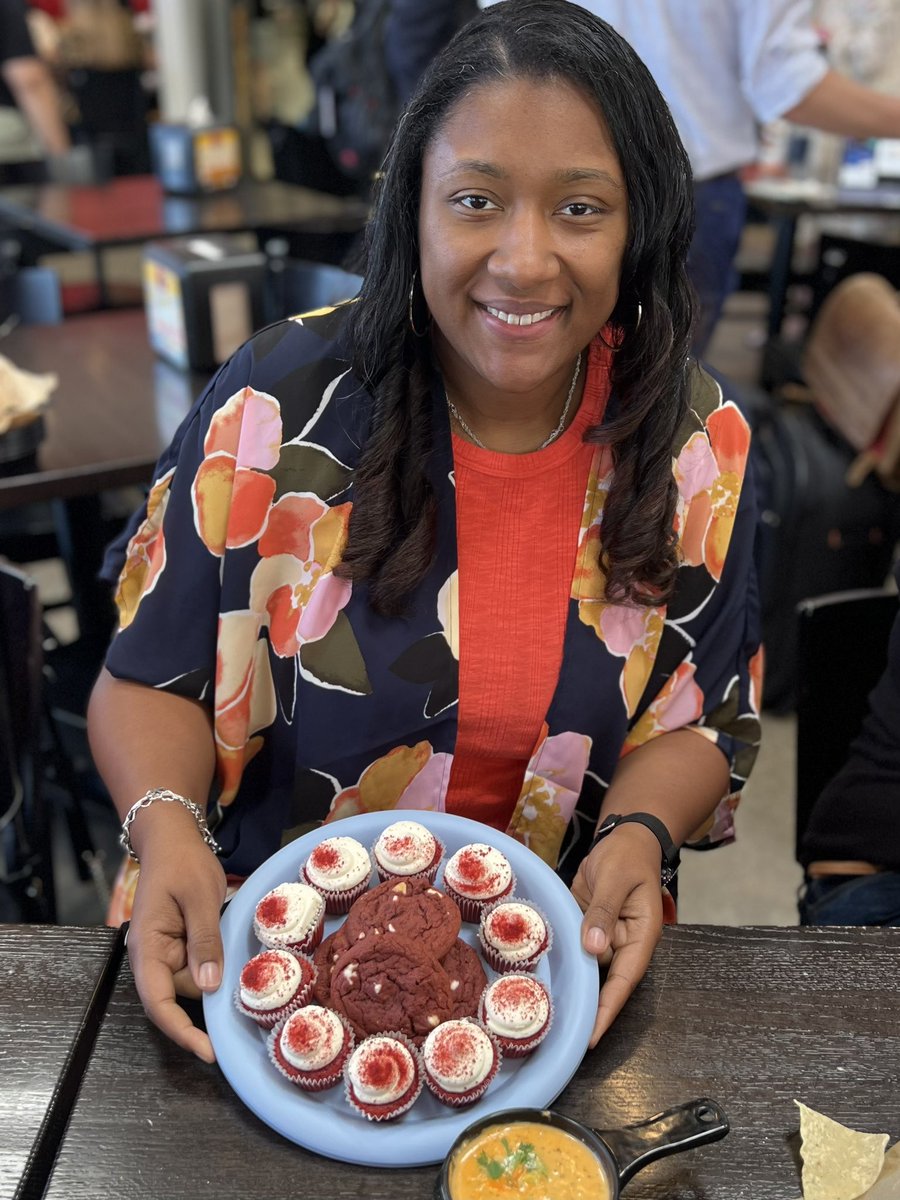 ECISD Digital Learning (@techecisd) on Twitter photo Happy, Happy Birthday to our T! 🎂♥️🥳💁🏻♀️ Thank you for all that you do to help our team & others be better. We hope your day is as awesome as we think you are! #teamECISD <a href="/sistatechsavvy/">Til-Lois Calhoun</a> #HBD Happy, Happy Birthday to our T! 🎂♥️🥳💁🏻♀️ Thank you for all that you do to help our team & others be better. We hope your day is as awesome as we think you are! #teamECISD <a href="/sistatechsavvy/">Til-Lois Calhoun</a> #HBD