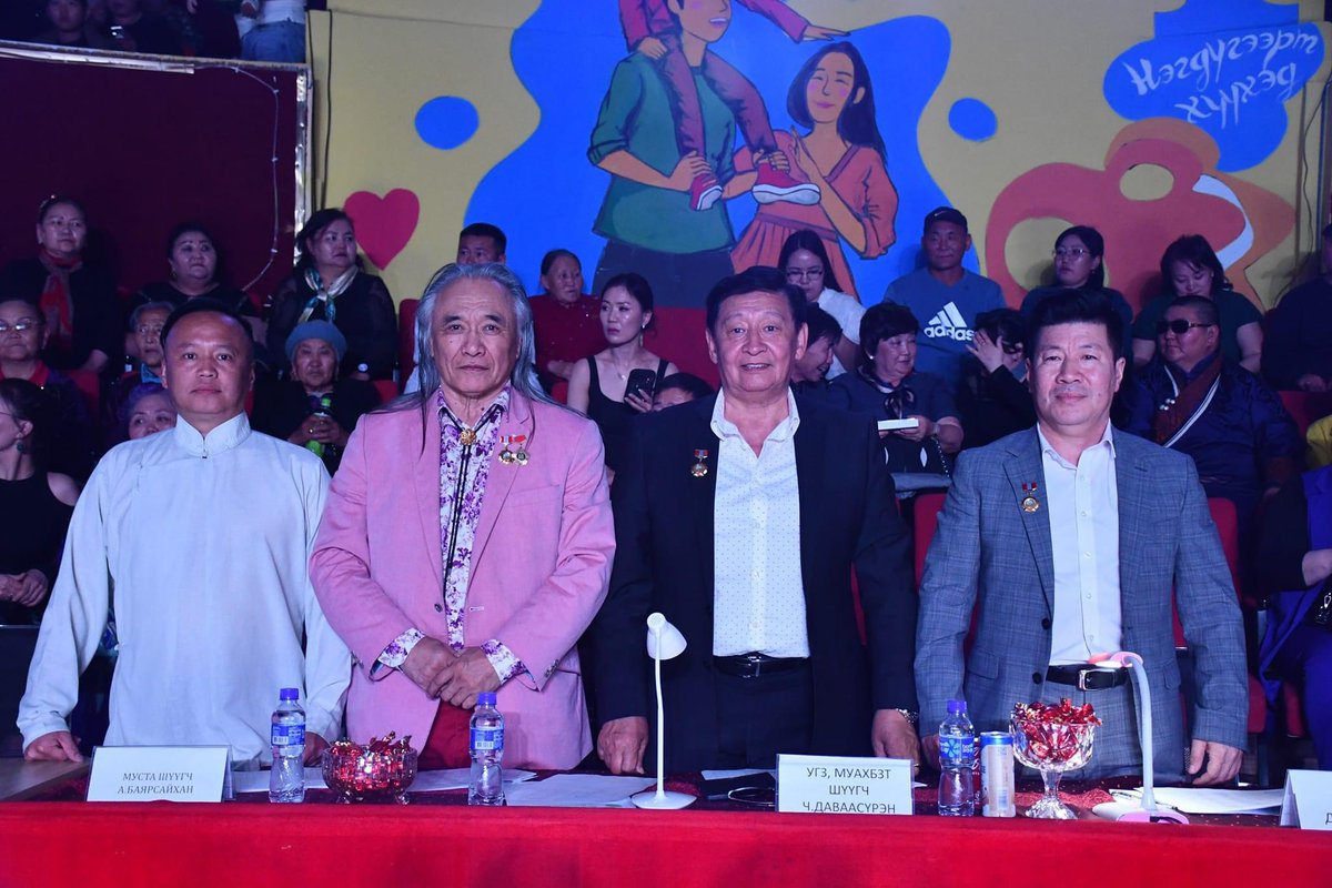 Дорноговь аймагт Ц.Сэвжидийн нэрэмжит Өсвөрийн бүжигчдийн улсын уралдаанд 600 гаруй өсвөрийн бүжигчин оролцож байна.