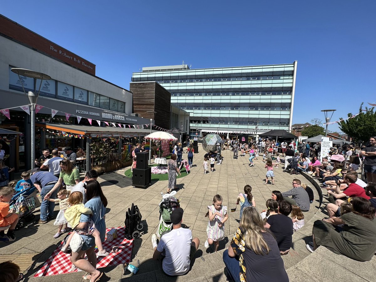 LifeInSale's tweet photo. Fabulous afternoon in the sunshine celebrating @PrideTrafford on the plaza. 

Great turnout and lots of good vibes 😎

#M33 #SaleTown #PrideinTrafford https://t.co/XAy3LkXbMq