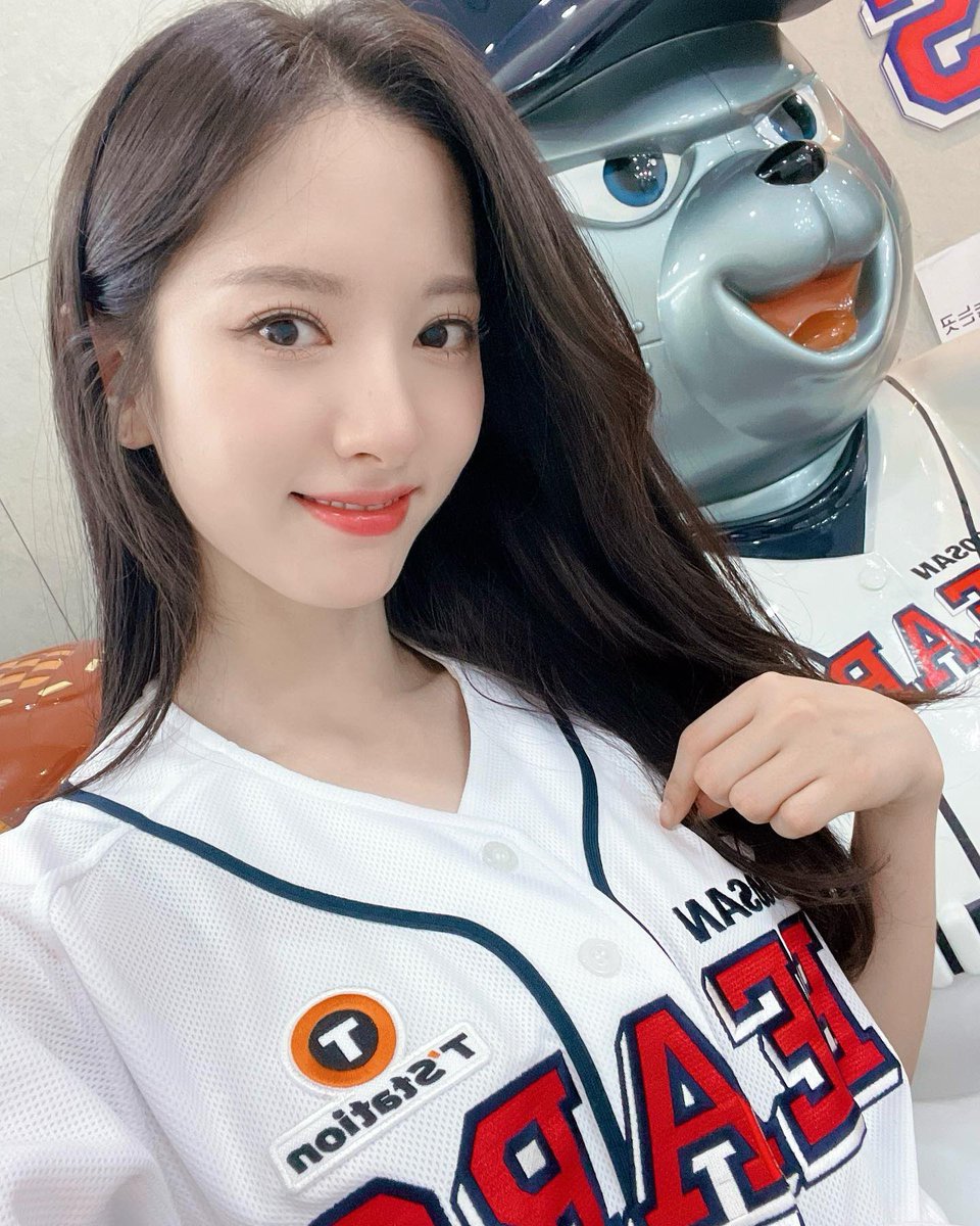 timetobona819's tweet photo. 220521 #보나 인스타그램
승요🧚🏻‍♀️ https://t.co/FeLXrDL6sf