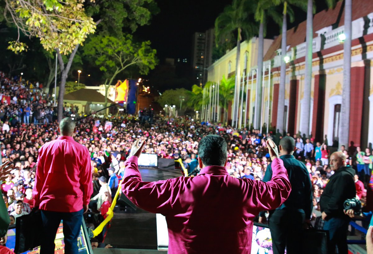 ¡20 de Mayo! Cuántos recuerdos, llenos de alegría y de profunda gratitud hacia un Pueblo que depositó su confianza en mí, una vez más, para ir adelante en esta lucha por la felicidad de Venezuela.

Desde entonces, hemos estado unidos, sin detener la marcha y el trabajo por