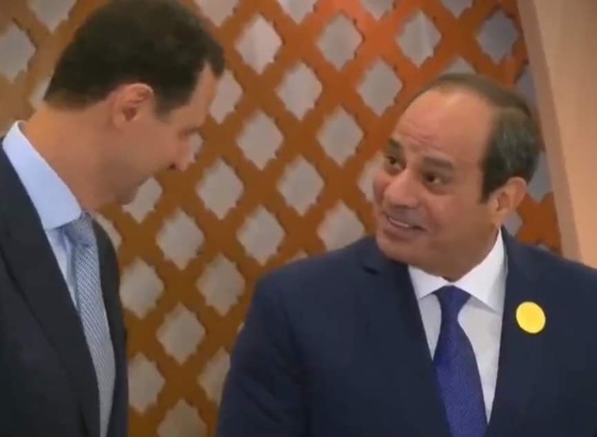 AhmadSuriy's tweet photo. Seems like they are having this kind of dialogue:

- How much is the captagon these days?

- 20$ per one, but I can make a discount for my dear friend

- Really?? Oh, so kind of you.

The end.

#Syria #Egypt #CaptagonAssad https://t.co/yRHheJkAie