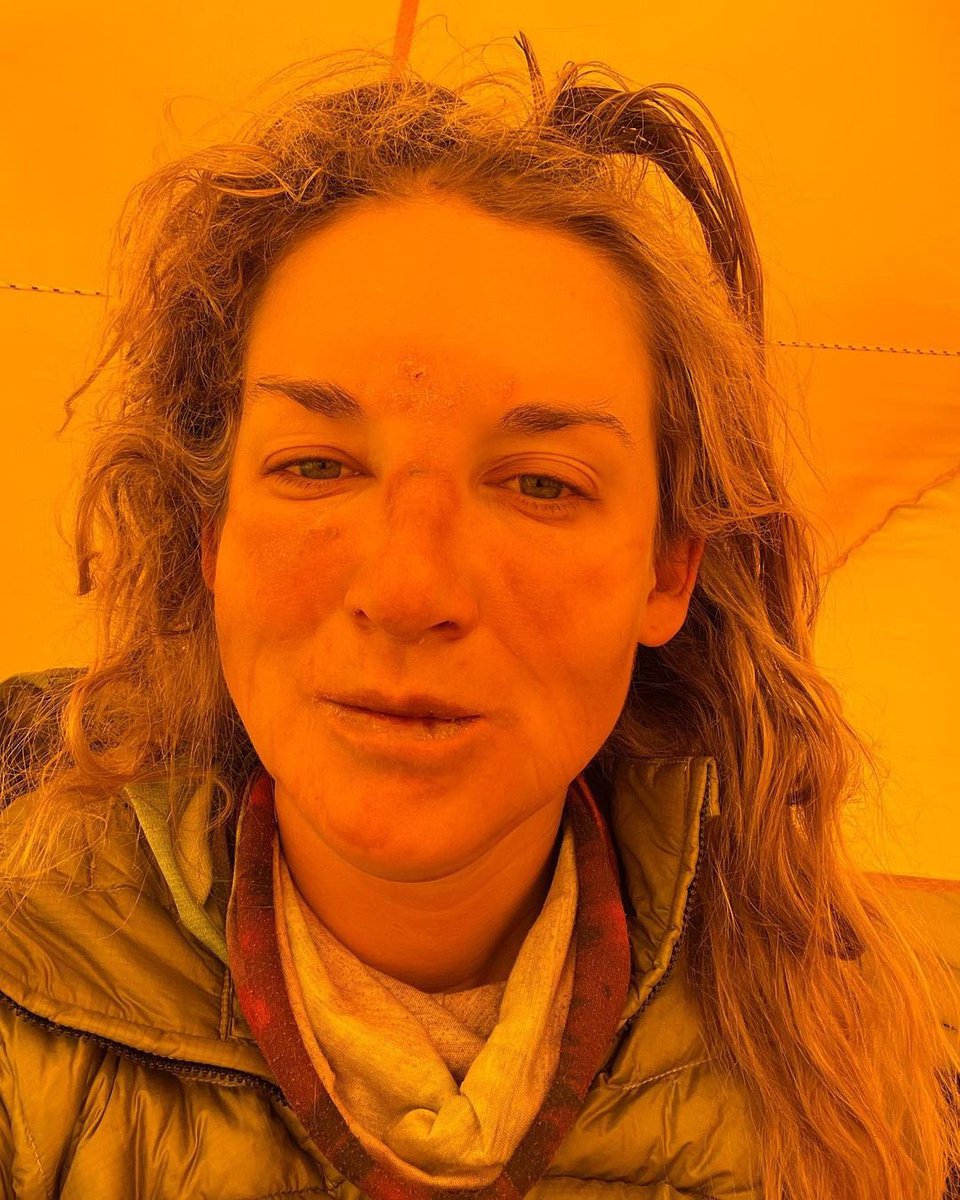 KirstieEnnis's tweet photo. On 5/16, the steady hiss of my leaking regulator and the frustrating trail, softened by countless climbers, played mind games with me. Determined, I clenched my teeth, avoiding mouth breathing, and embraced the gusts that cooled any exposed skin. #Everest #KEClimbs https://t.co/Gi97o21Czw