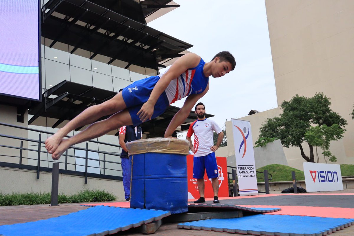 coparaguay's tweet photo. Una mañana a puro deporte 🤩🏆

El COP presente en el día deportivo de Visión Banco en la Città Bella ✨

Te esperamos! 🤺🤸🏻‍♀️

#ParaguayPuede #VisionBanco #Deportes https://t.co/ghlygZfUOc
