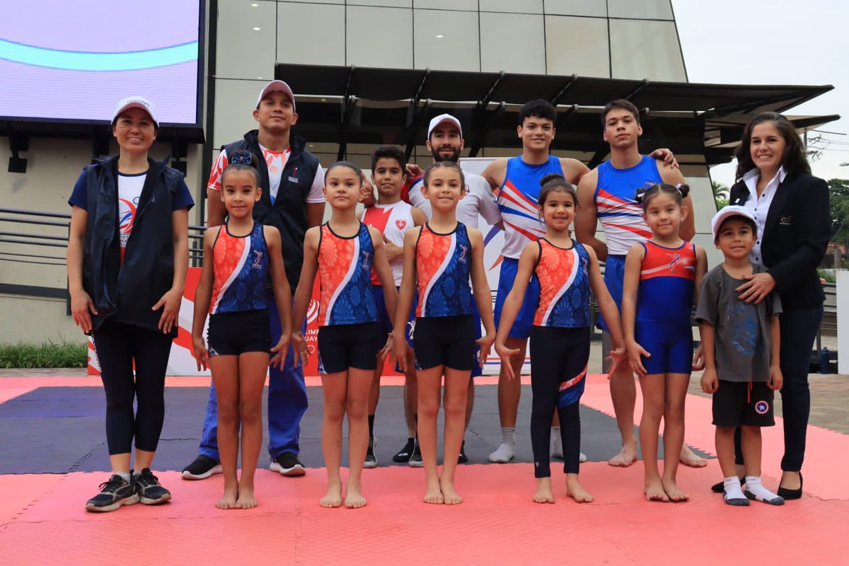 coparaguay's tweet photo. Una mañana a puro deporte 🤩🏆

El COP presente en el día deportivo de Visión Banco en la Città Bella ✨

Te esperamos! 🤺🤸🏻‍♀️

#ParaguayPuede #VisionBanco #Deportes https://t.co/ghlygZfUOc