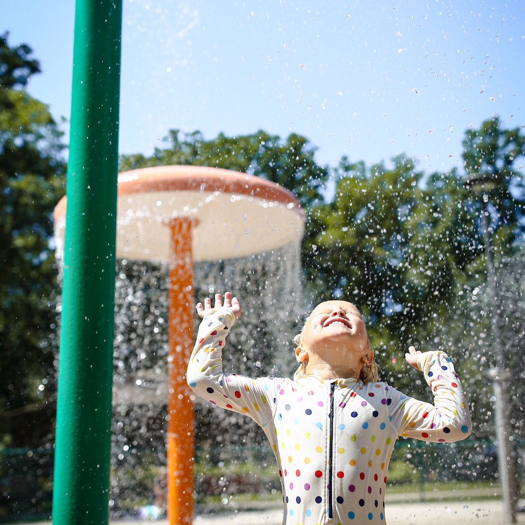 Splash Pads are officially OPEN for the summer! 💦

Splash Pads are open daily from 10:00 am – 8:00 pm and are free to the public. 
Radio City Splash Pad: 37th Ave SE &amp; 2nd Street
Oak Park Splash Pad: 11th to 14th Block of 4th Ave NW