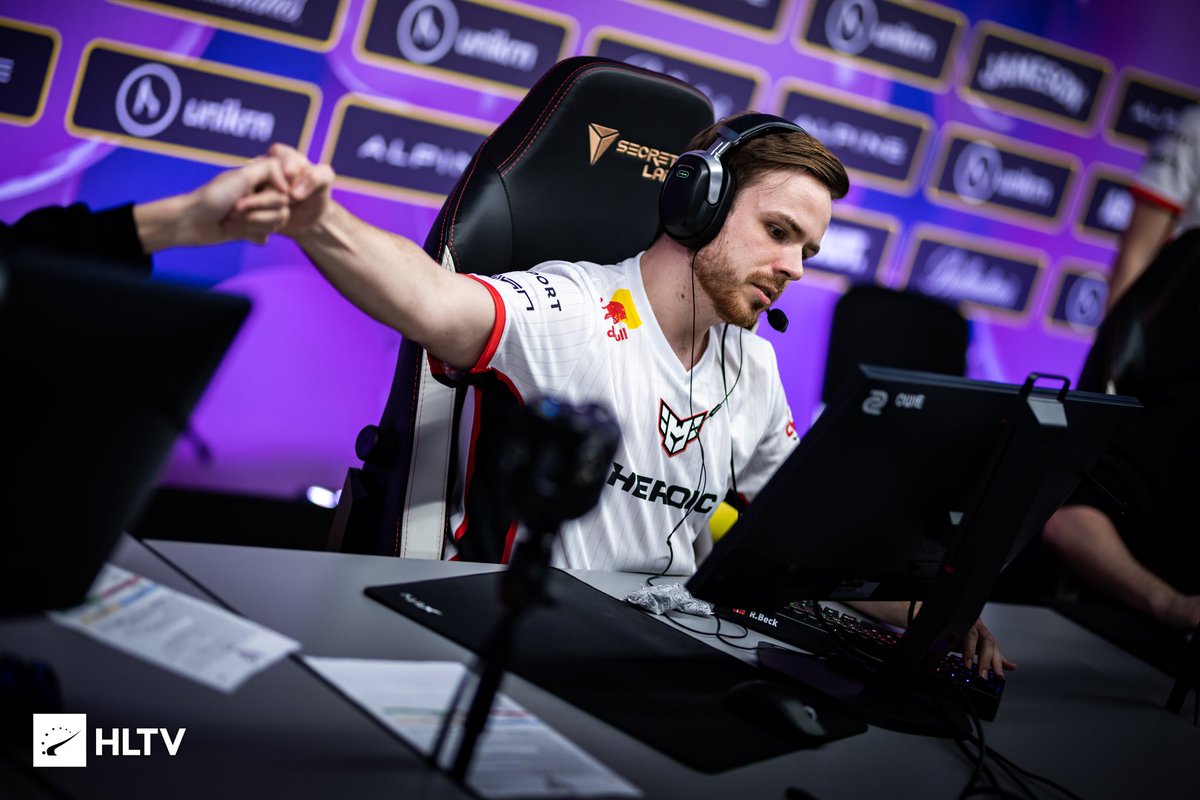 heroicgg's tweet photo. fuck

14:16 vs @GamerLegion https://t.co/BvtC9xg858