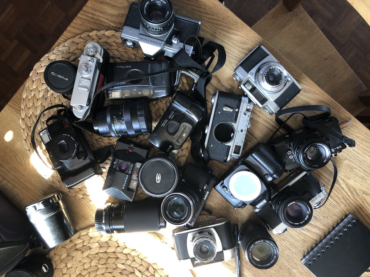 Folks- after a big camera clear out, I’m giving away this lot- some can be coaxed back into life, some are good for parts - pick up only, shoreham beach - send me a DM if you want them  #filmphotography #believeinfilm #shootfilm #filmcameras