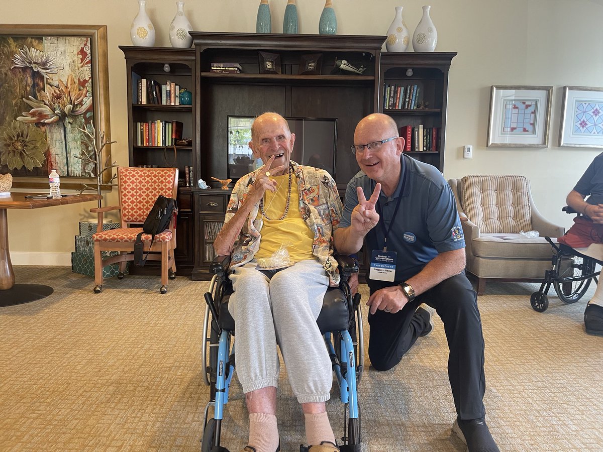 chrisdavisyyc's tweet image. Joined the seniors at Amica Britannia yesterday, great conversations about the direction of our province and our successes.

I was honoured to meet Calgary-Elbow’s first ever MLA David J. Russell, elected as one of the original 6 PCs in 1967 with Peter Lougheed! #TeamUCP #ableg