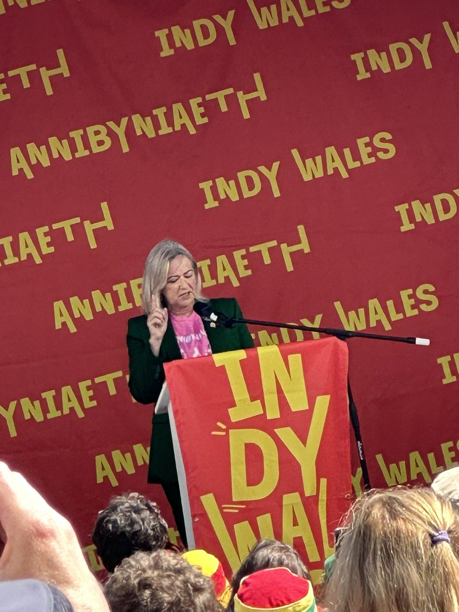 plaidifanc's tweet image. We had a great day marching for independence in Abertawe! Great to have so many fantastic conversations. 🏴󠁧󠁢󠁷󠁬󠁳󠁿

Cawson ni ddiwrnod bendigedig yn gorymdeithio dros annibyniaeth yn Abertawe! Gwych oedd cael sgyrsiau anhygoel. 🏴󠁧󠁢󠁷󠁬󠁳󠁿

Join us: join.partyof.wales