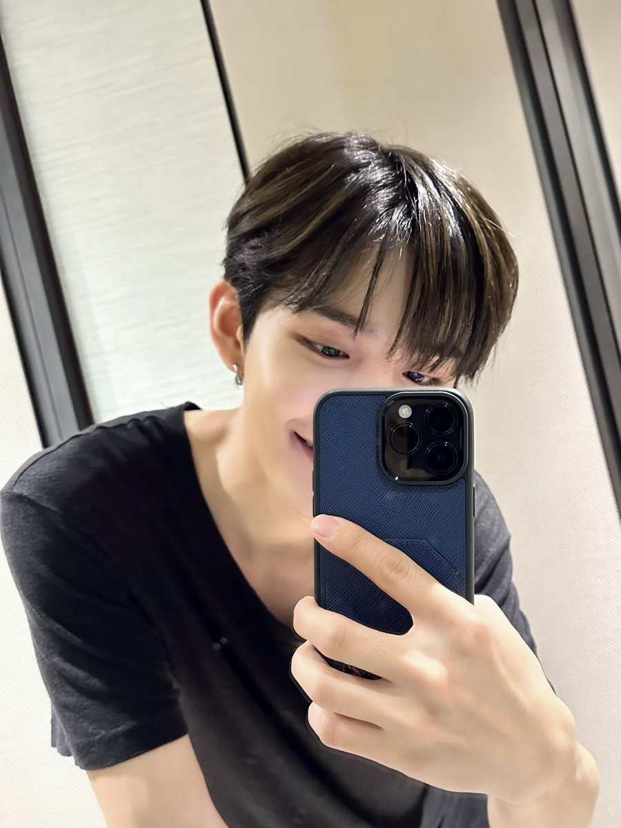 CIX_twt's tweet photo. 보고싶네 픽스들

#CIX #FIX #승훈 #김승훈 #내편들 #KIMSEUNGHUN #SEUNGHUN #スンフン https://t.co/jfgk4X1de2