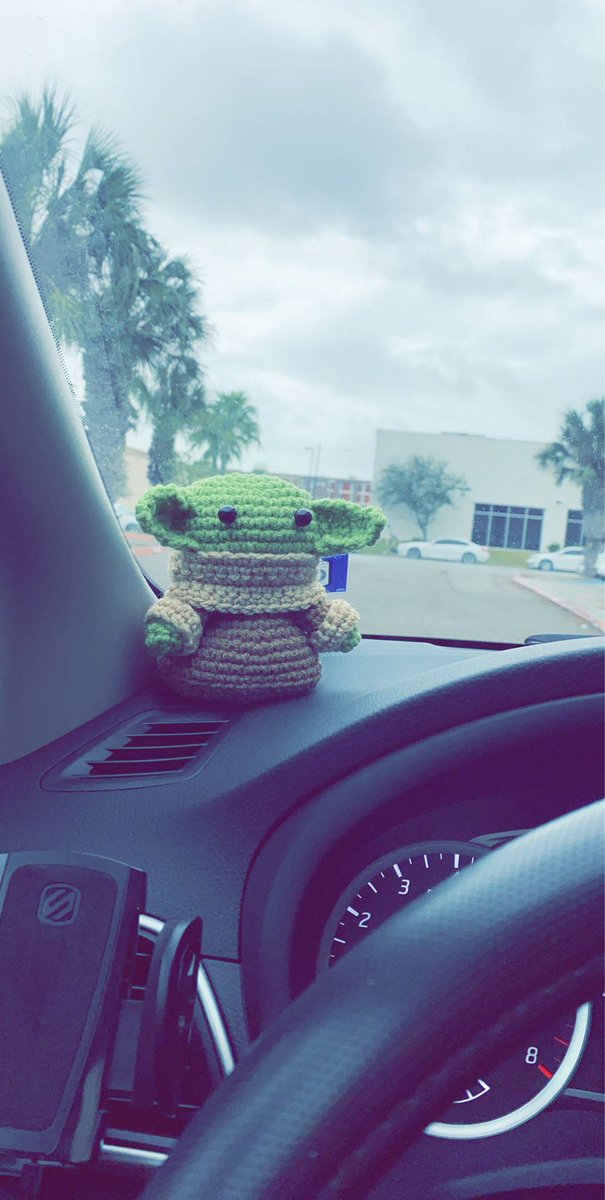 Lacrochethooker's tweet photo. #crochet #crochetbabyyoda #babyyoda #StarWars #yoda #amigurumi https://t.co/7Arwxsks8z