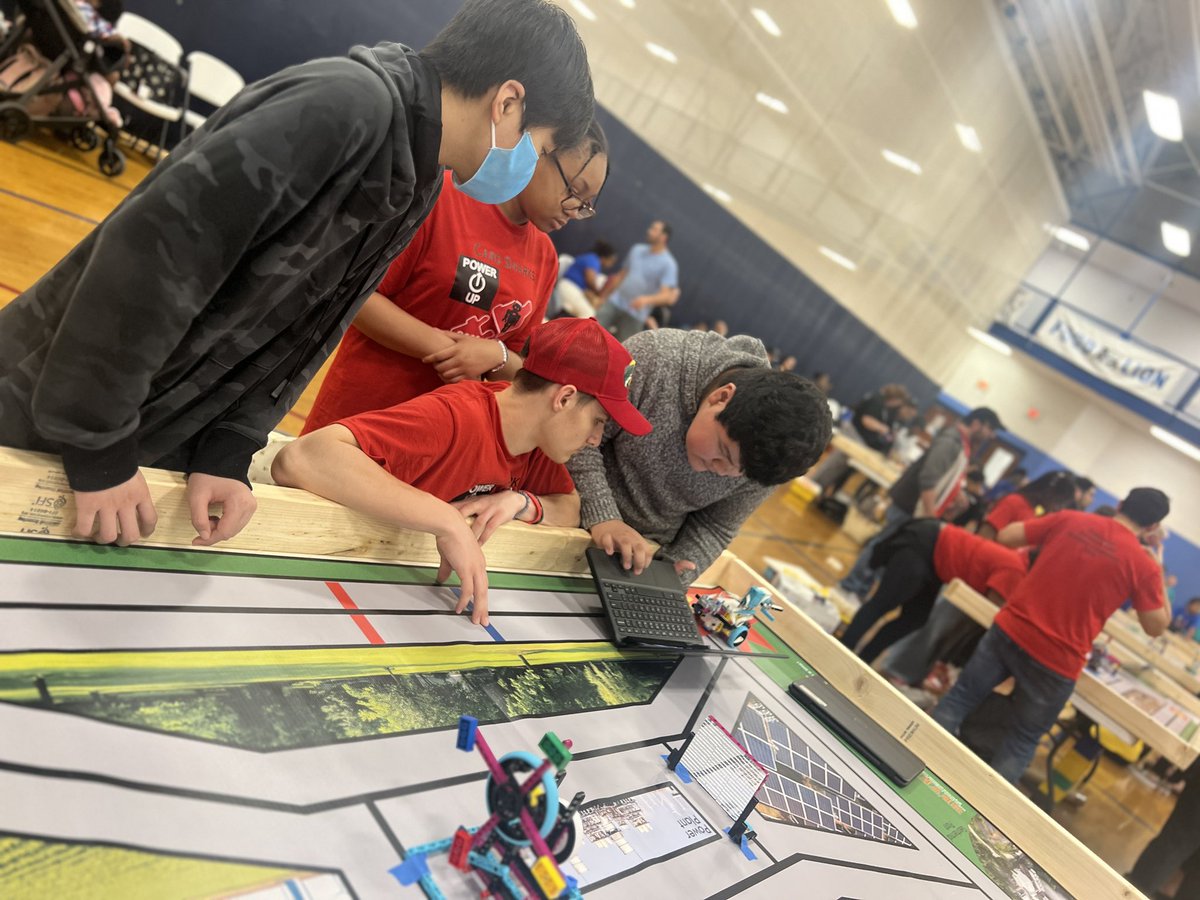 DRossPutneyVCS's tweet image. Greetings from Salisbury, NC!! Our RoboVANCE teams traveled down I-85 to compete in the BrickMasters State Finals robotics competition!! 🤖 
Join us in cheering them on to victory!! #sharevcs #roboVANCE @StemEarly