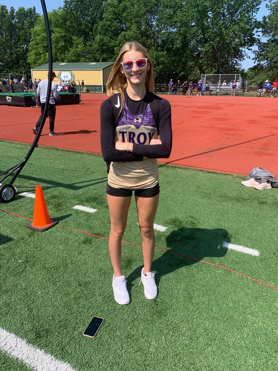 TBHSTrack_Field's tweet image. Another state qualifier.  Mya in the high jump