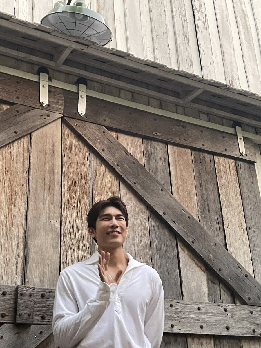 Sandy_Tr91's tweet photo. I cant get out of all his photos #MewSuppasit 
#Mewlions https://t.co/WOB80rnDq4
