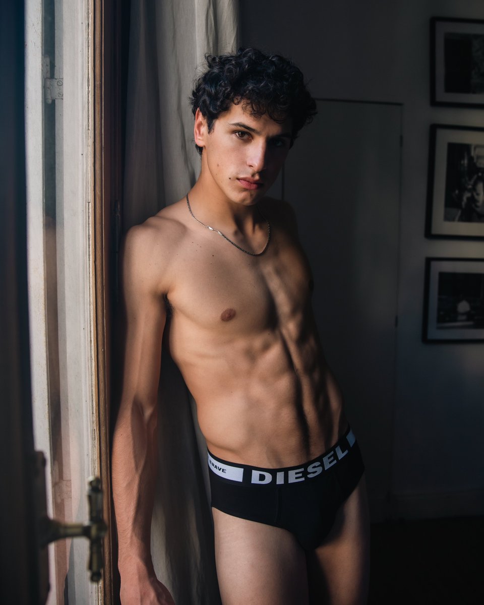 Around the house with Quimey from Buenos Aires 🇦🇷. Tags on Insta. Photography by me. 2/5