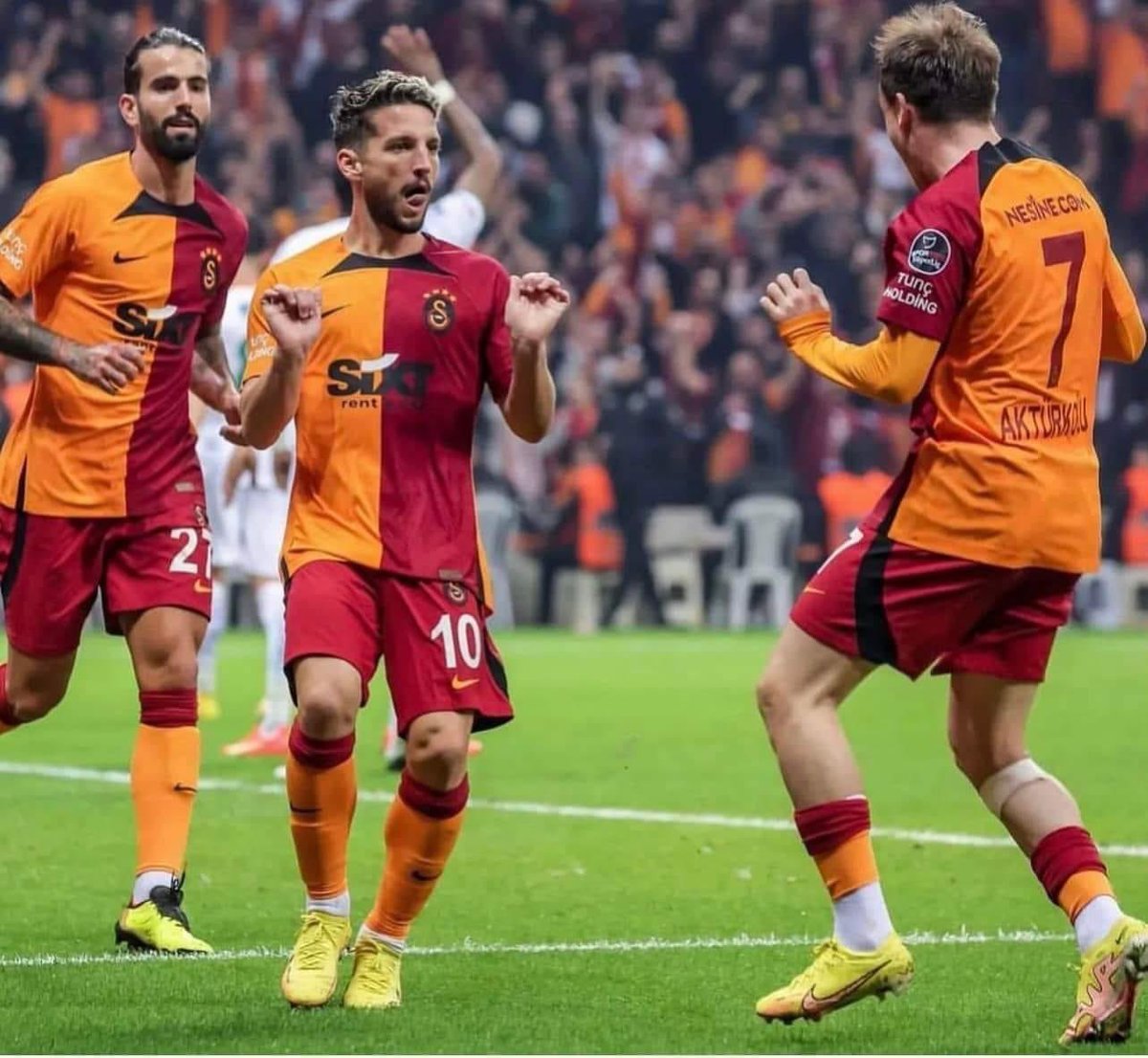 💛❤️💛

Şampiyonluk İçin Vur Galatasaray’ım 🦁 

BAM BAMM BAMMM 💥💥

#GSvsSVS 🏆