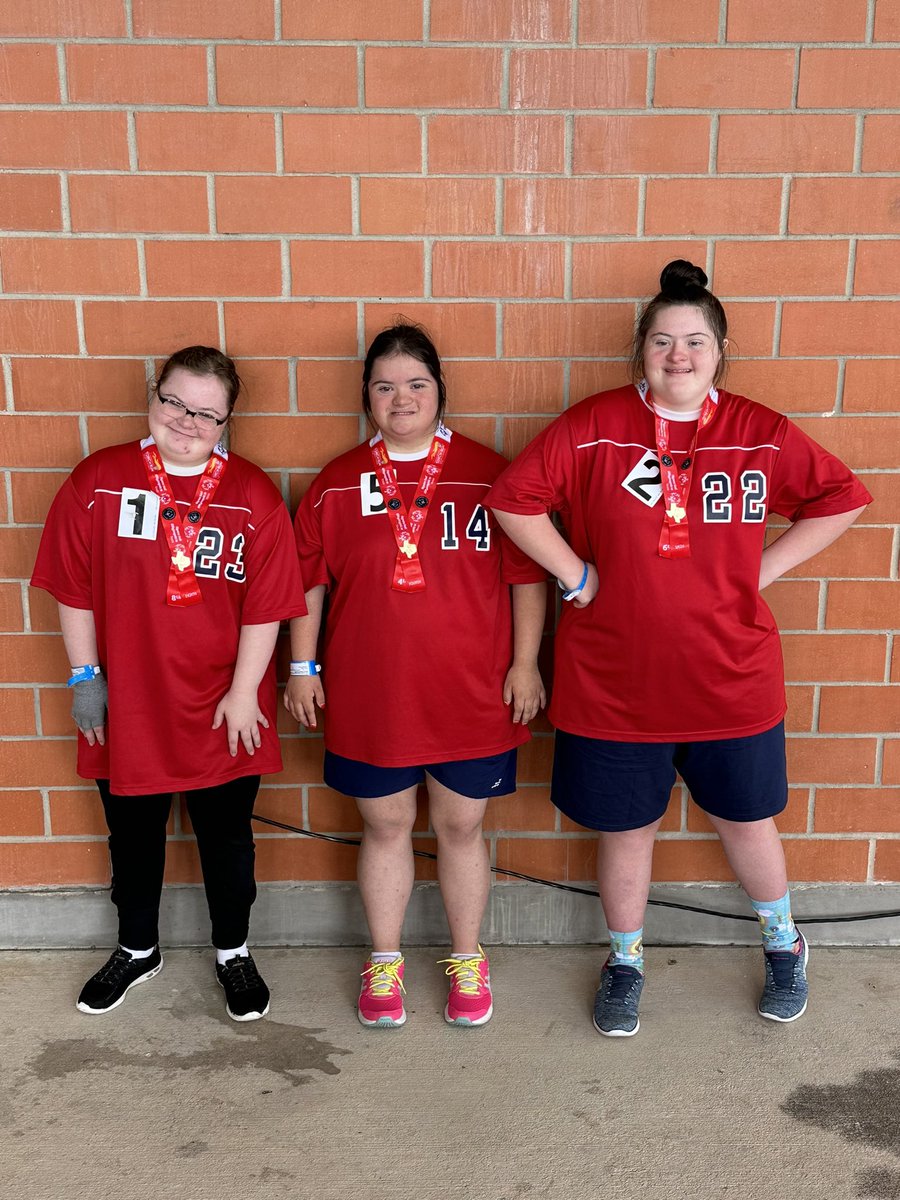 RPHS_FB's tweet photo. Super proud of @RPHS_Panthers student-athletes that ran the 50 yard dash this morning! They’re competing in the Special Olympics Texas Summer Games🏅

Each athlete ran in a different heat.

Brooke Hernandez- SR - 4th place
Anna Dague - JR - 6th place
Norah Woods - SO - 8th place https://t.co/ilVvvvlAQL