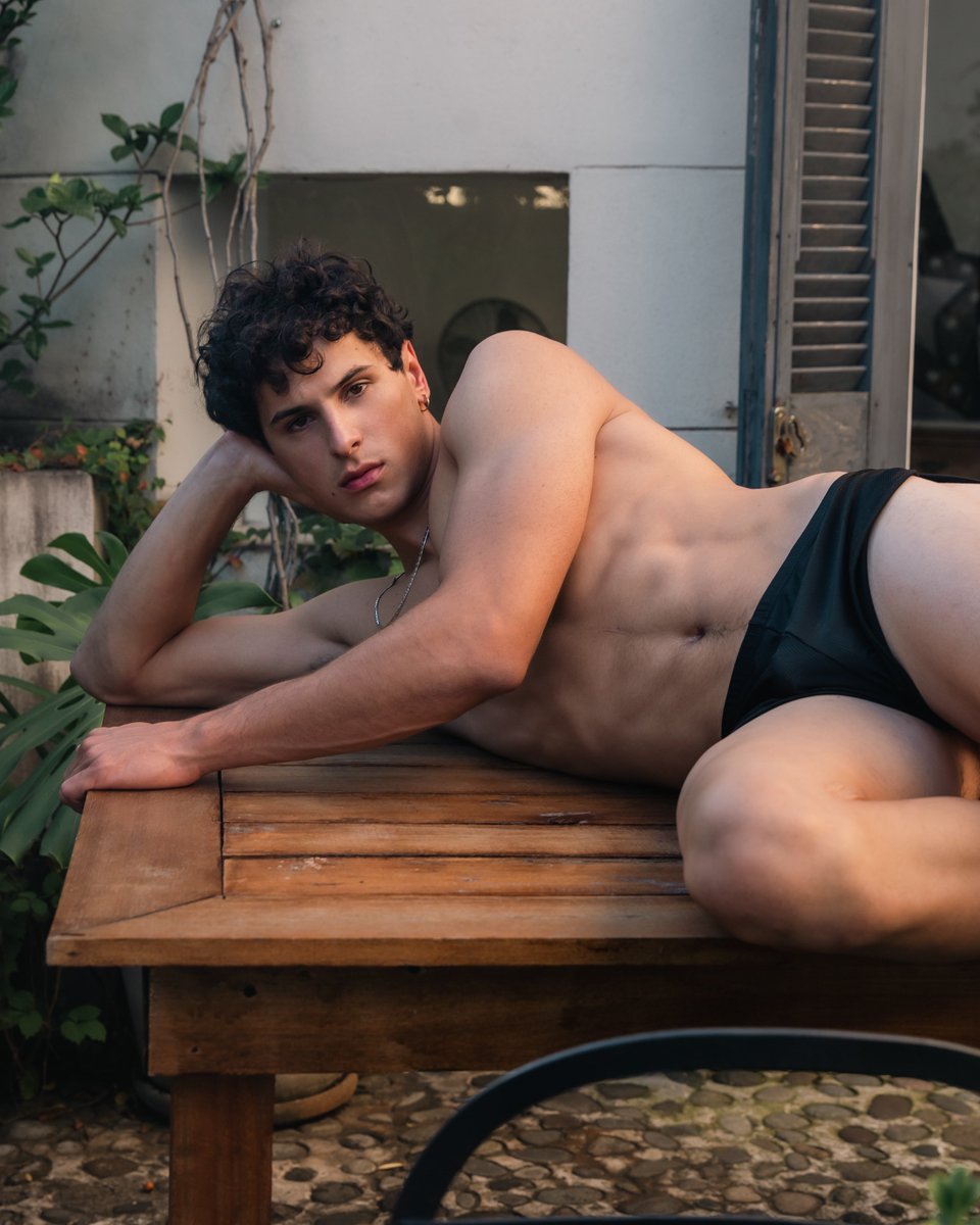 Around the house with Quimey from Buenos Aires 🇦🇷. Tags on Insta. Photography by me. 3/5