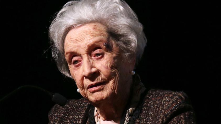 🔴A sus 99 años murió Marta Cruz-Coke, primera mujer directora de la Dibam -actual Servicio Nacional del Patrimonio Cultural de Chile- y de la Biblioteca Nacional, creadora del Día del Patrimonio Cultural. 

▶️tele13radio.cl