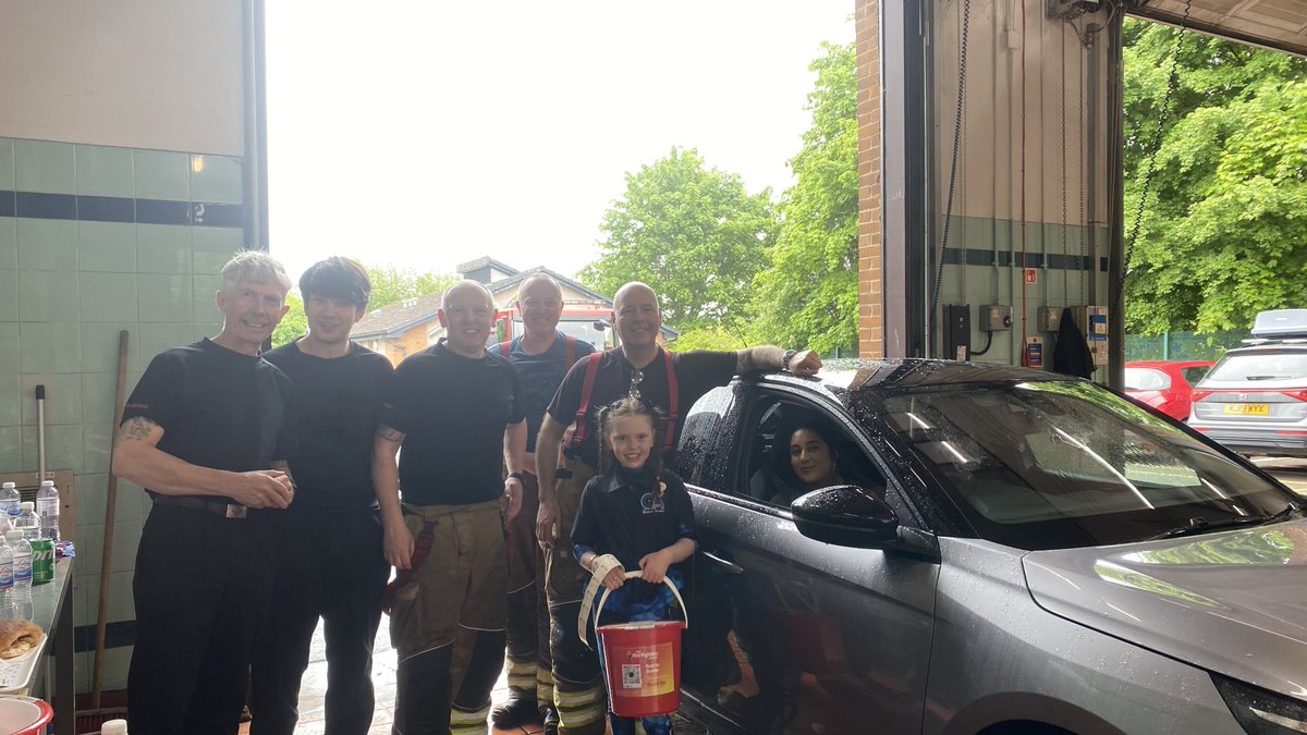 seanmce87's tweet image. And that’s a wrap! Massive thanks to everyone for popping by and donating! 
We raised over £1600 between 11am-4pm today alone. Over 150 cars through the doors. Big thanks to everyone who supported us from dropping cakes to putting on food for all of us.@scotfire_glasgo
🚒🧑🏻‍🚒🧽💦🚘