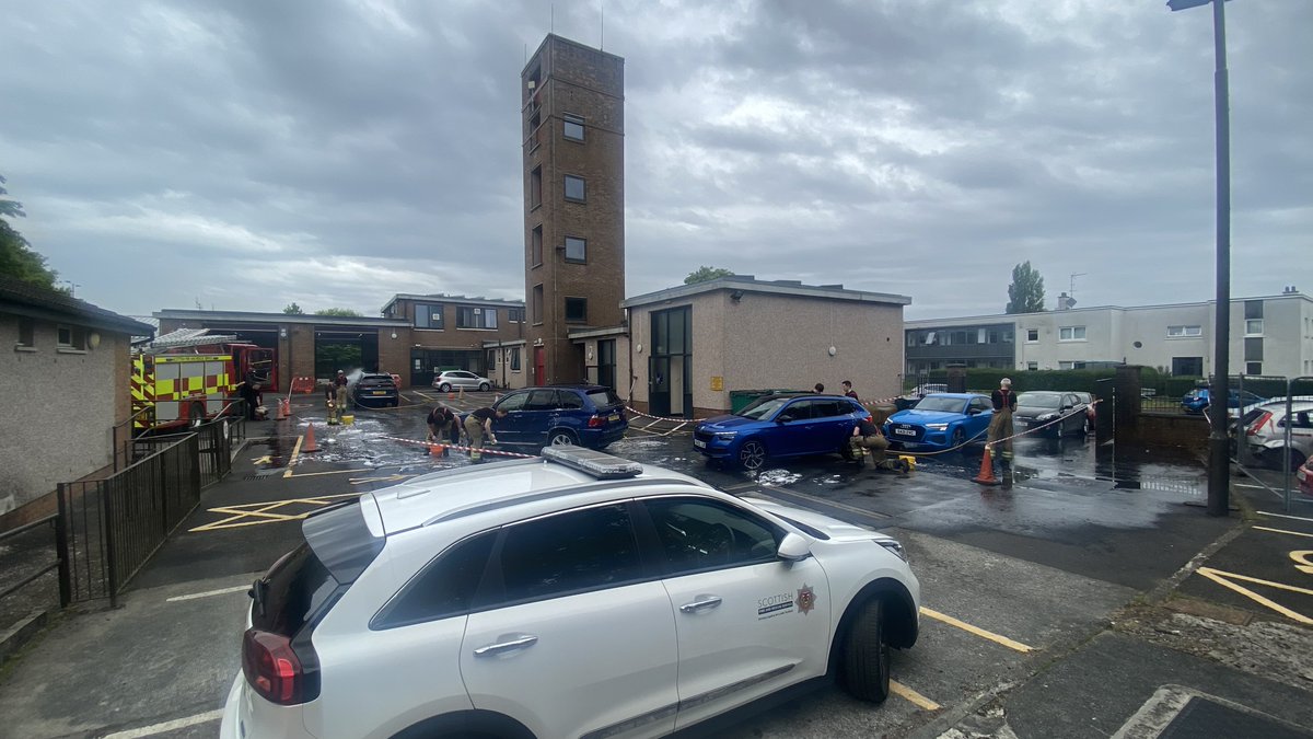 seanmce87's tweet image. And that’s a wrap! Massive thanks to everyone for popping by and donating! 
We raised over £1600 between 11am-4pm today alone. Over 150 cars through the doors. Big thanks to everyone who supported us from dropping cakes to putting on food for all of us.@scotfire_glasgo
🚒🧑🏻‍🚒🧽💦🚘