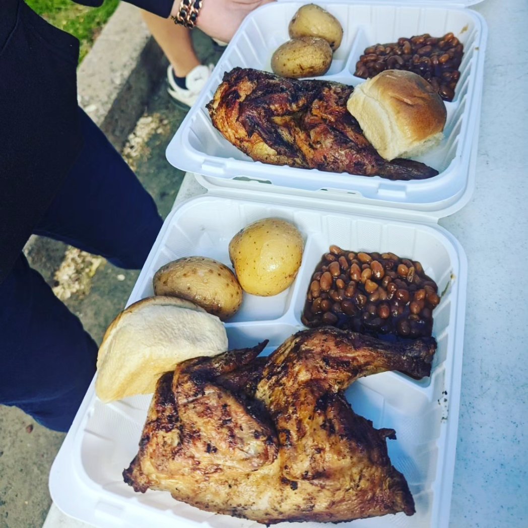 GenevaNYLL's tweet photo. Stop by our chicken barbecue at 303 Hamilton Street (Advance Auto Parts). Proceeds benefit the Geneva Little League. $14/meal, walk ups welcome. 11 am - 2 pm. https://t.co/boXDULdxr2