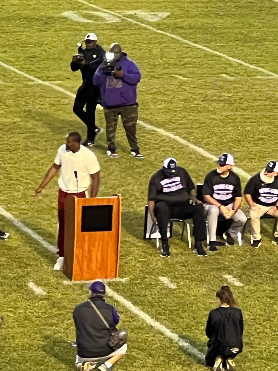 sportsguymarv's tweet photo. Busy but fun Friday night covering a historic moment for Travon Walker and his family in Thomaston. #44Retired #UpsonLee https://t.co/bkv9sEE6QV