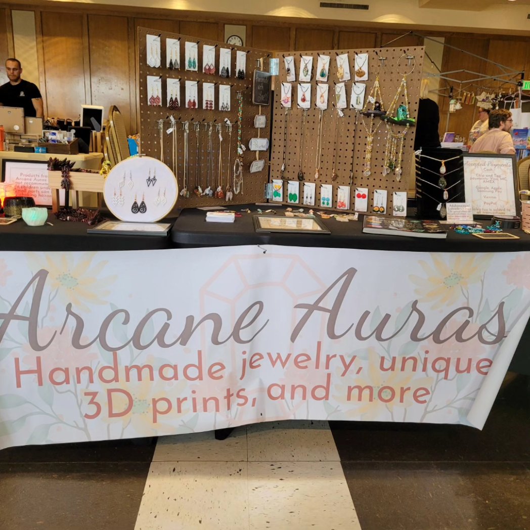 ArcaneAuras's tweet photo. We're out here at the Colorado Springs Masonic Center until 4pm! Variety of vendors! We're inside which means no one has to be rained on! Come hang out :)

#craftfair #Colorado #coloradosprings #sonshineshows #vendor #coloradospringsevents https://t.co/f1Q6ciL5DQ