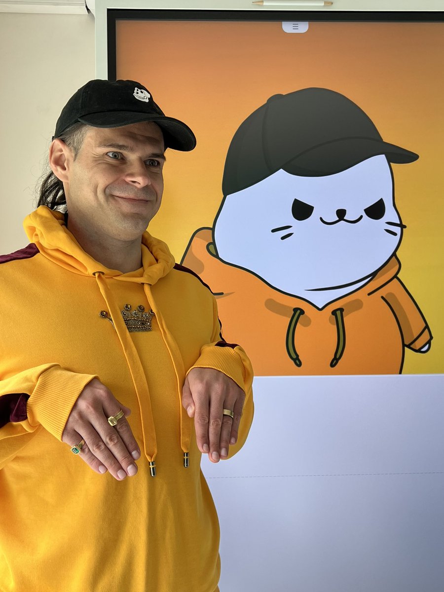 g13m's tweet image. Gm frens 🦭arf🖖🏼 It is very easy 2 be @SappySealsNFT 🦭wen u have fren like @kelano_eth comment  👑👑 like 👑👑 retweet 👑👑👑👑 follow the King of COSPLAY 🎭 👉🏻 @g13m 👑👑👑👑