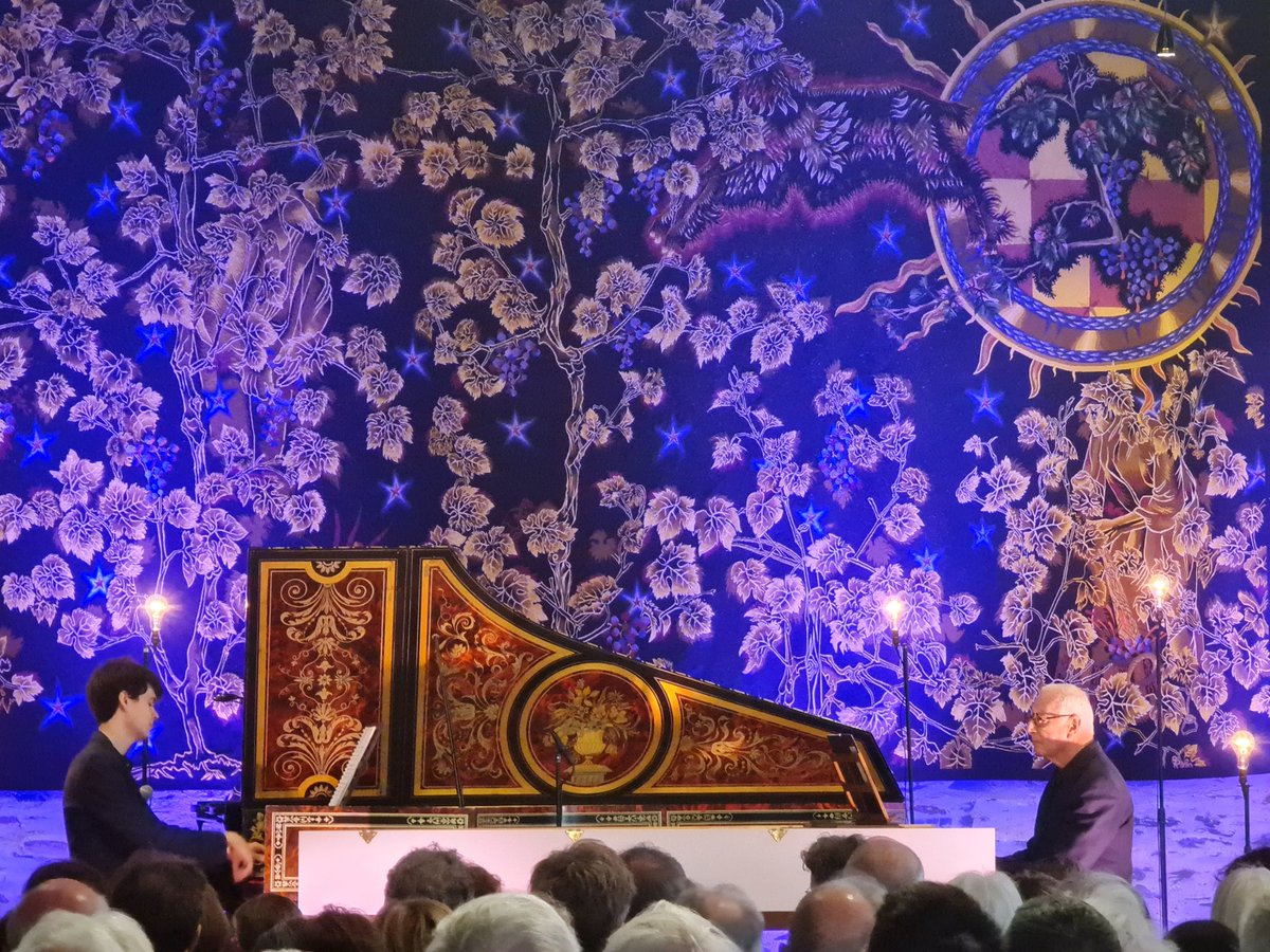 ISAGRAM49's tweet photo. #CultureAngers🎶
#AngersPianopolis🎹 aux #GreniersSaintJean pour une Symphonie de clavecins où #WilliamChristie et @jtaylor_cembalo nous régalent d'un programme merveilleux :
#Haendel #Purcell #GaspardLeRoux #Couperin #Tomkins #Lully #Rameau #Farnaby !
Un pur bonheur ! https://t.co/M0x1qJHQ4c