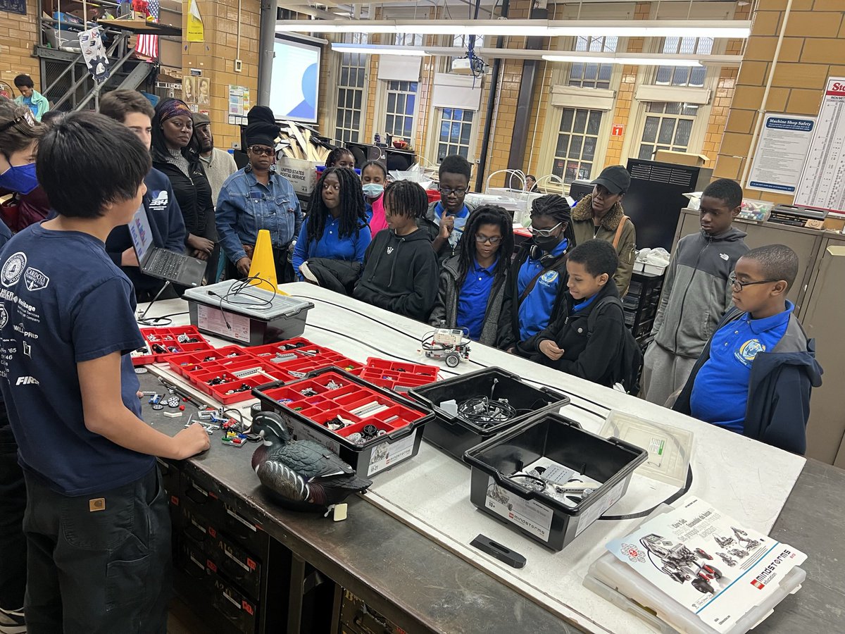 Brooklyn Tech students presenting to our students, parents, and teachers on Robotics and Coding. 🤖#354strong <a href="/SheneanL/">Shenean Lindsay</a> <a href="/CSD17NYC/">District 17</a>