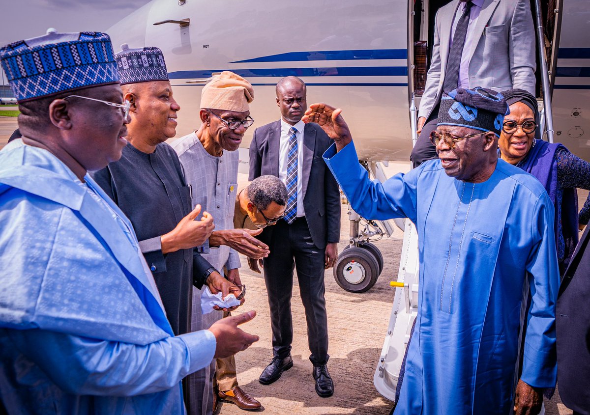 officialSKSM's tweet photo. The Vice President-Elect, Sen. @KashimSM received the President-Elect, @officialABAT who just got back to Nigeria at the Presidential Wing, Nnamdi Azikiwe International Airport, Abuja. https://t.co/g7nOkgrSjt