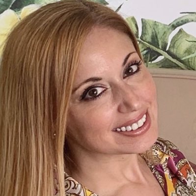 ritty_miffy's tweet image. Be uniquely you! Shine &amp;amp; be colourful🌈 
The world needs your prismatic soul! 
#may2023 #coloursofspring #multicoloured #smileandbehappy #browneyes #profilepic