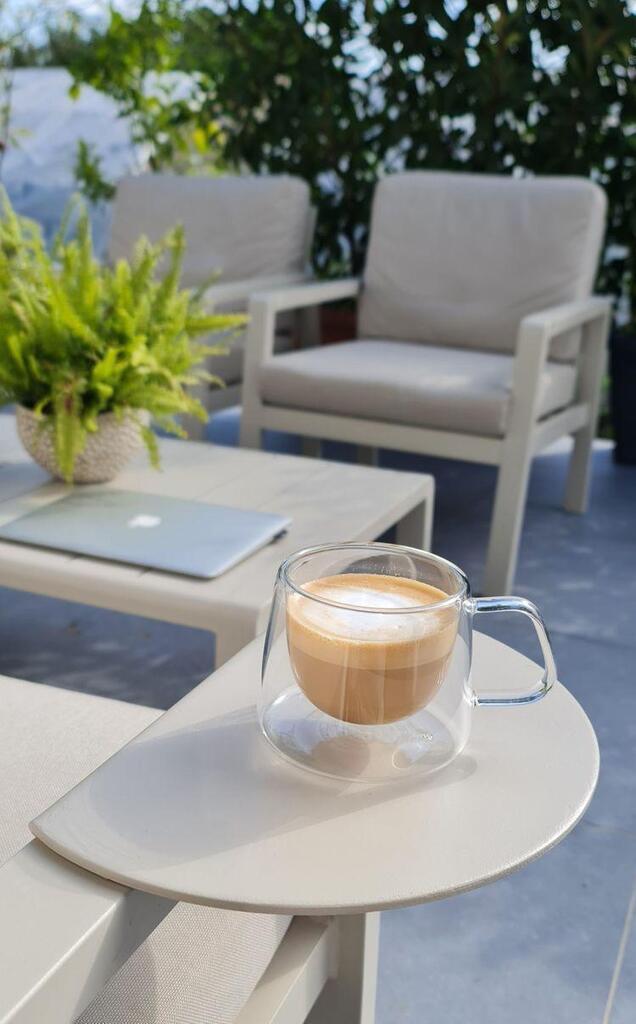 homebrewcoffees's tweet photo. Enjoying my cup of coffee besides pool https://t.co/y2BoRQtWmv