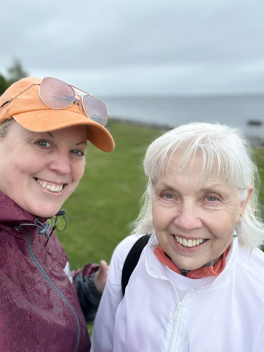 kateplanning's tweet photo. The rain 💧 didn’t slow us down! Proud to join with the Warren Prevention Coalition and my mom to #walklikemadd this morning. As we were reminded, one life lost to impaired driving is too many. Call a friend, call a cab, call a rideshare, call me. Stay safe! ❤️ https://t.co/fL0PiNgab7