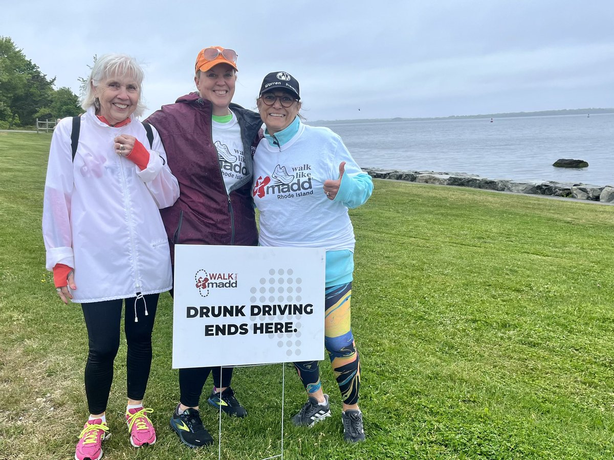 kateplanning's tweet photo. The rain 💧 didn’t slow us down! Proud to join with the Warren Prevention Coalition and my mom to #walklikemadd this morning. As we were reminded, one life lost to impaired driving is too many. Call a friend, call a cab, call a rideshare, call me. Stay safe! ❤️ https://t.co/fL0PiNgab7