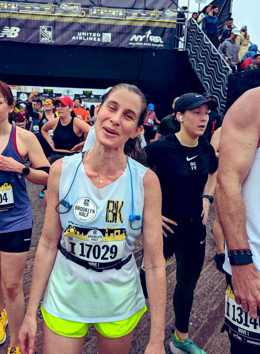 sara lippmann tweet media