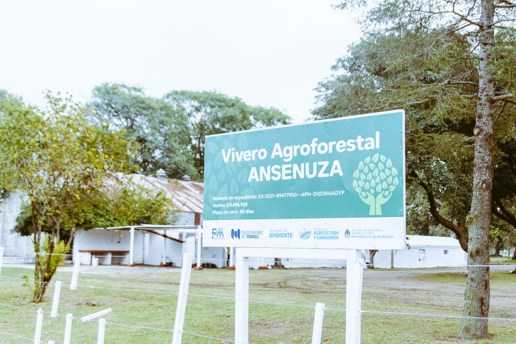 marcelo_yaquet's tweet photo. Participamos junto a @ArrigoniAriadna en representación de la SubSecretaria #AgroPyme @milabarbieri @AgriculturaAR en Inauguración y recuperación del Vivero #AgroForestal #Ansenusa
Unidad gestionada por el Municipio de #Marull y la Federación de Jóvenes Agrarios https://t.co/GdwmDgOybp