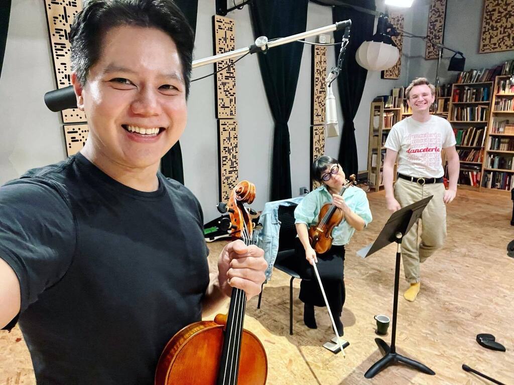YiuViola's tweet photo. Recording session with  @paulinekimharris and @colemanplayscello - today we are recording Victoria Bond’s string trio “Dancing on Glass” with the incredible Judy Sherman producing us.

#blessed #musician #adventure #instagood #violin #viola #cello #violi… https://t.co/z6EMDAg3BM https://t.co/zXpuxHis5o