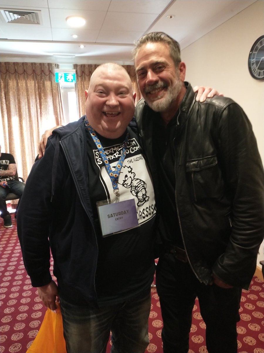 Thank you so much to the Incredible @JDMorgan for going above and beyond with all of us at this year's #BasingstokeComicCon with all of your kindness and warmth. It was an absolute pleasure meeting you Jeff. I'm still buzzing! 😎👍🏻