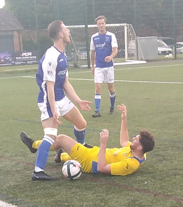 TonyIncenzo's tweet photo. Result of my @HantsLeague match today

@DenmeadFC 3
@LiphookUnitedFC 1

at @FrontLawnHFA

Attendance 42 (my headcount), excellent programme £2. Football grounds visited - 2,510

@NonLeagueCrowd @nonleagueshow @NonLeaguePaper @HampshireFA @SiStrickers @PompeyNewsNow https://t.co/cK2s85U4XO