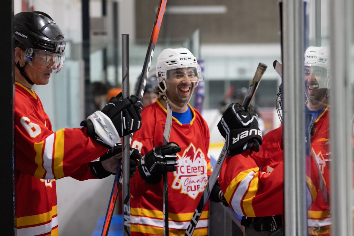 TCEnergy's tweet photo. What is more Canadian than a Saturday at the rink raising funds for a good cause?
Together, our community and team of #EnergyProblemSolvers raised more than $200K for @HockeyHelps – our largest contribution to a single team fundraising event in our history. https://t.co/rRpa0gV8lo