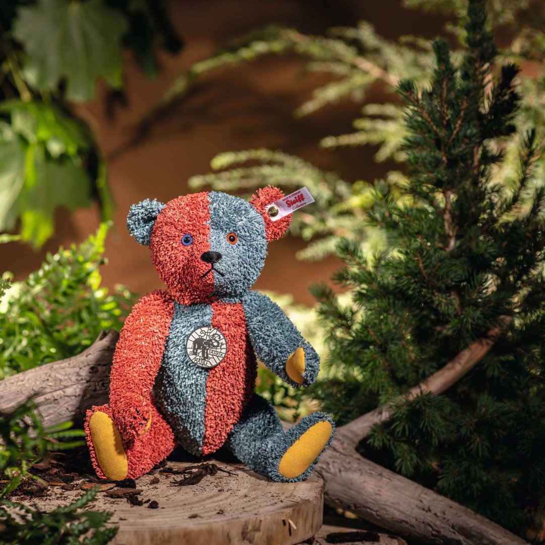 The Harlekin Teddy Bear from Steiff Teddies For Tomorrow is ready to brighten up your day! 🤗 

Available now: teddybear.land/Harlekin-teddy

#Steiff #knopfimohr #explore #teddys #toys #cuddle #softcuddlyfriends #teddybear #Collectables #CollectThemAll #BearCollectables #teddybearland