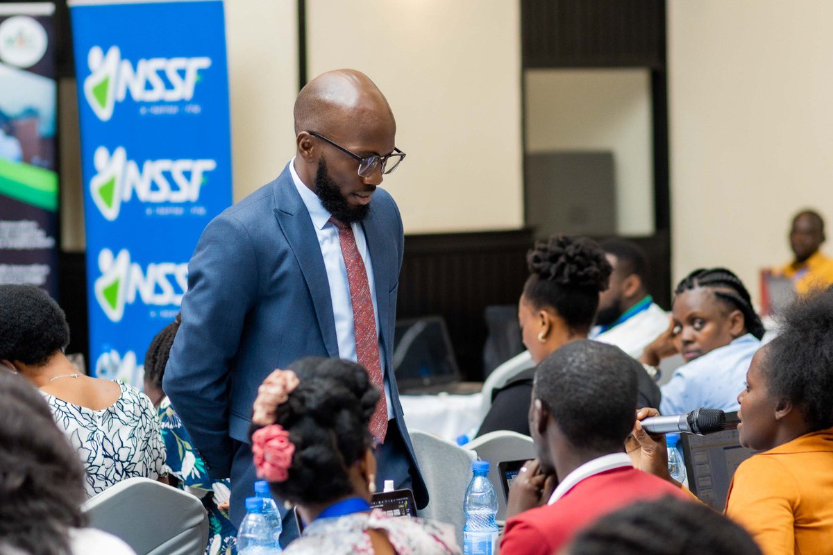 SORKIinitiative's tweet photo. EARLIER!  Our lead @BrianKiira facilitated a session on the art of public speaking during the #NSSFHiInnovator Pre - Investment Bootcamp. He underscored the importance of selling the 2 Cs - Confidence &amp; Credibility - if one is to deliver a persuasive pitch. https://t.co/vnxnP8KaBx