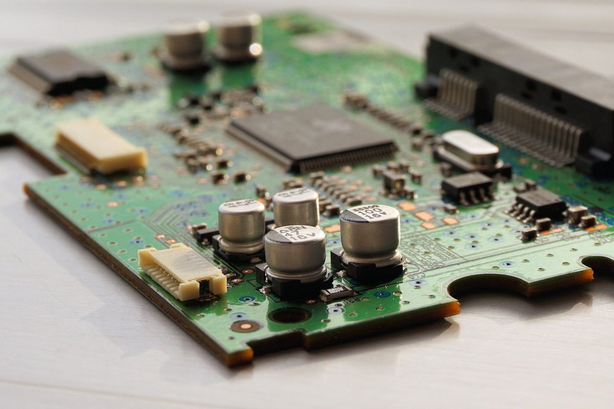 MultiplatformAI's tweet photo. Leveraging AI in Chip Design: Revolutionizing the Semiconductor Market
#AI #AIoptimization #AIassisteddesigntools #AMD #artificialintelligence #chipcomplexity #chipdesigners #chipmakers #developmentcosts #electronicdesignautomation #Electronics
https://t.co/HCL25DHlOO https://t.co/w1q6xDEh7Q
