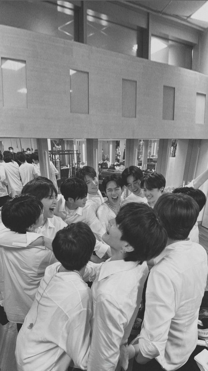 mintongki's tweet photo. 💜💖💙 https://t.co/BMQBHt5VN0