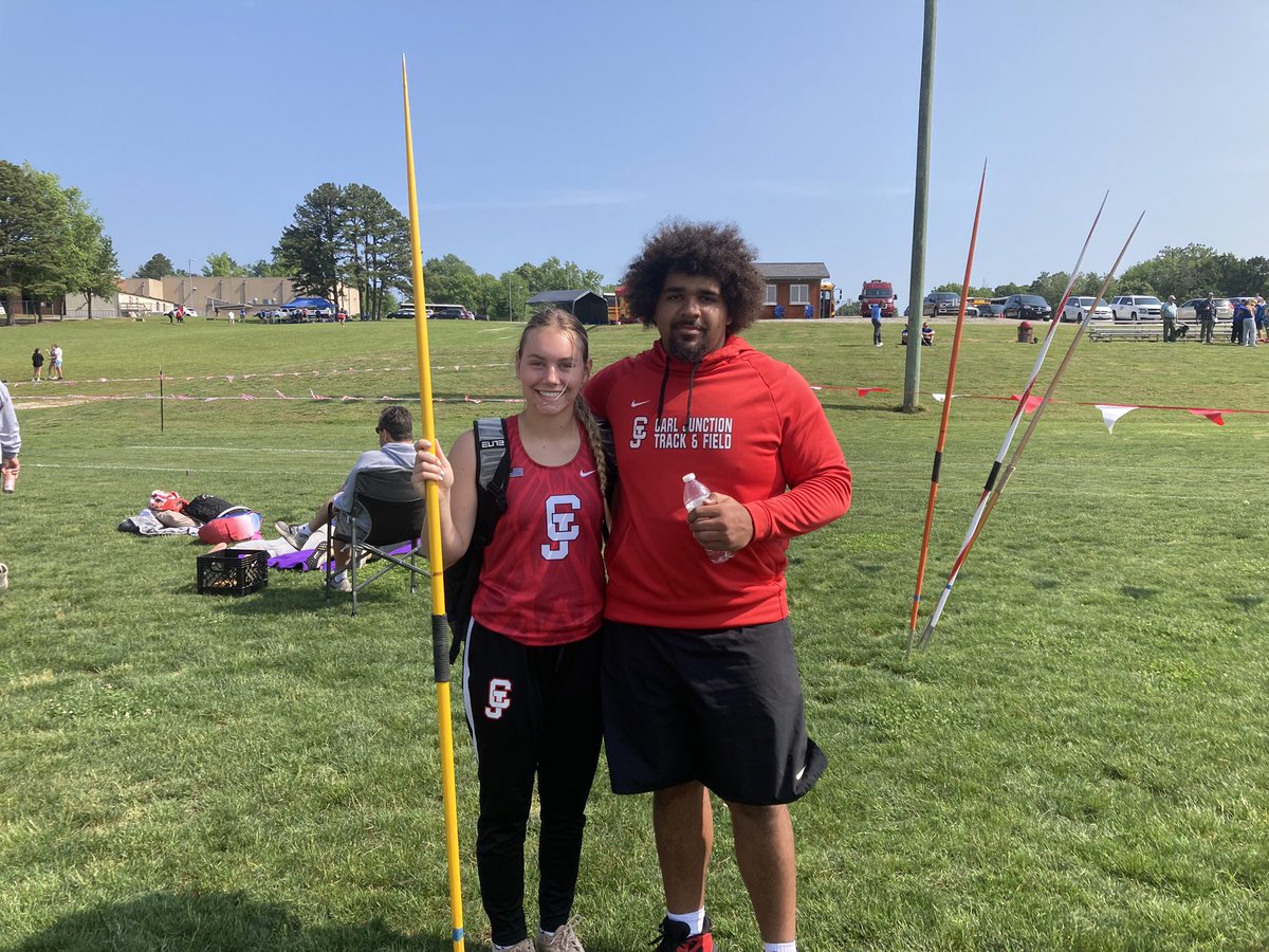 Sectional track meet off to a good start, Donnie Keith qualifies for state in the discus and Madi olds in the jav!  Madi’s throw of 36.89 meters also breaks her previous school record!