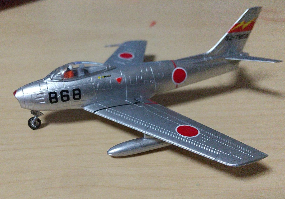 エフトイズ 1/144 F-86F 868号機 第6飛行隊 完成です